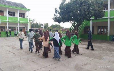 Latihan Baris Berbaris